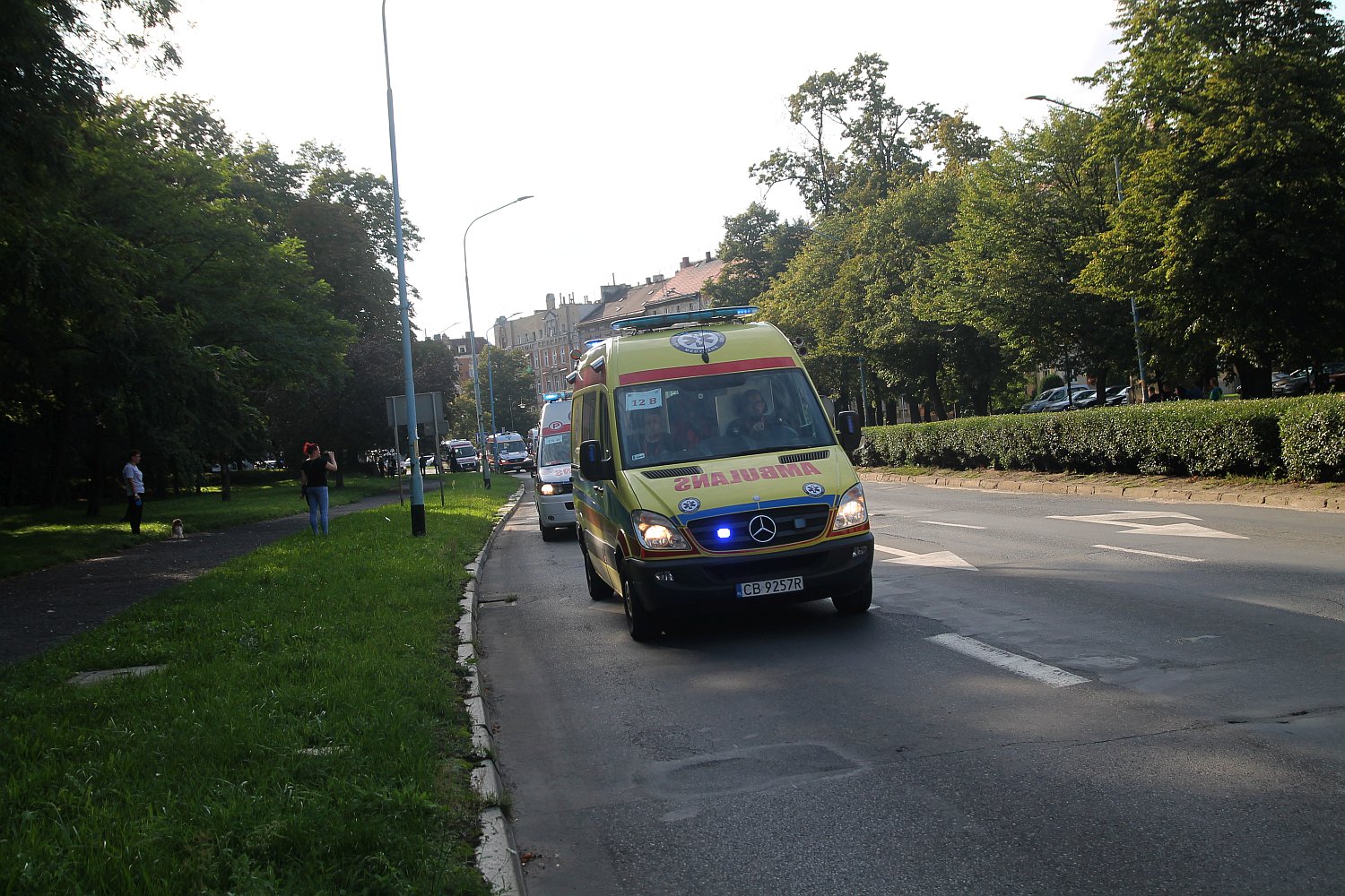 Parada karetek uczestników mistrzostw w ratownictwie