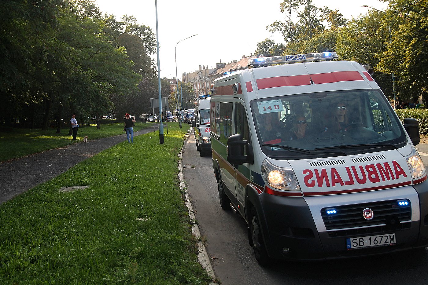 Parada karetek uczestników mistrzostw w ratownictwie