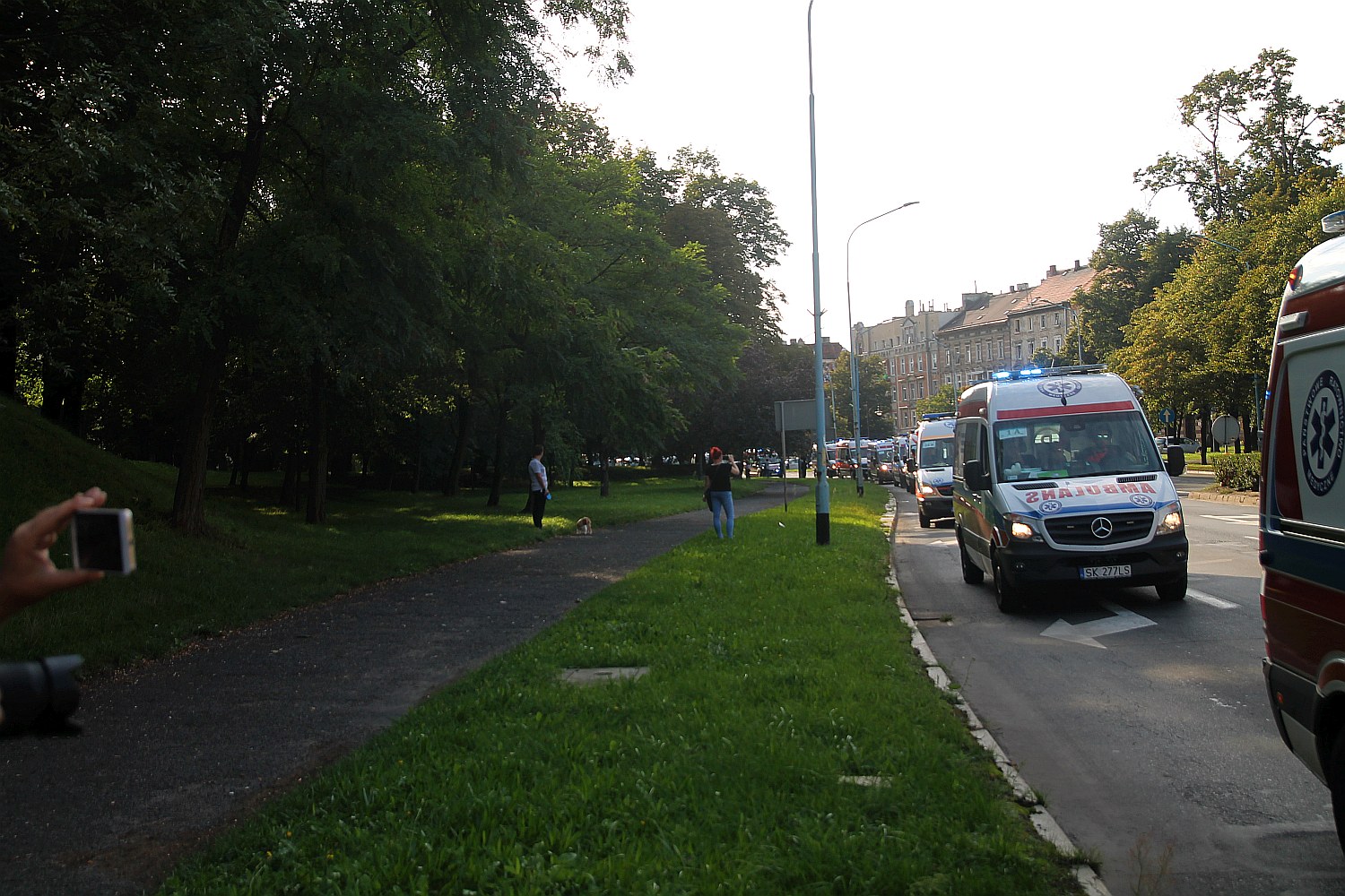 Parada karetek uczestników mistrzostw w ratownictwie