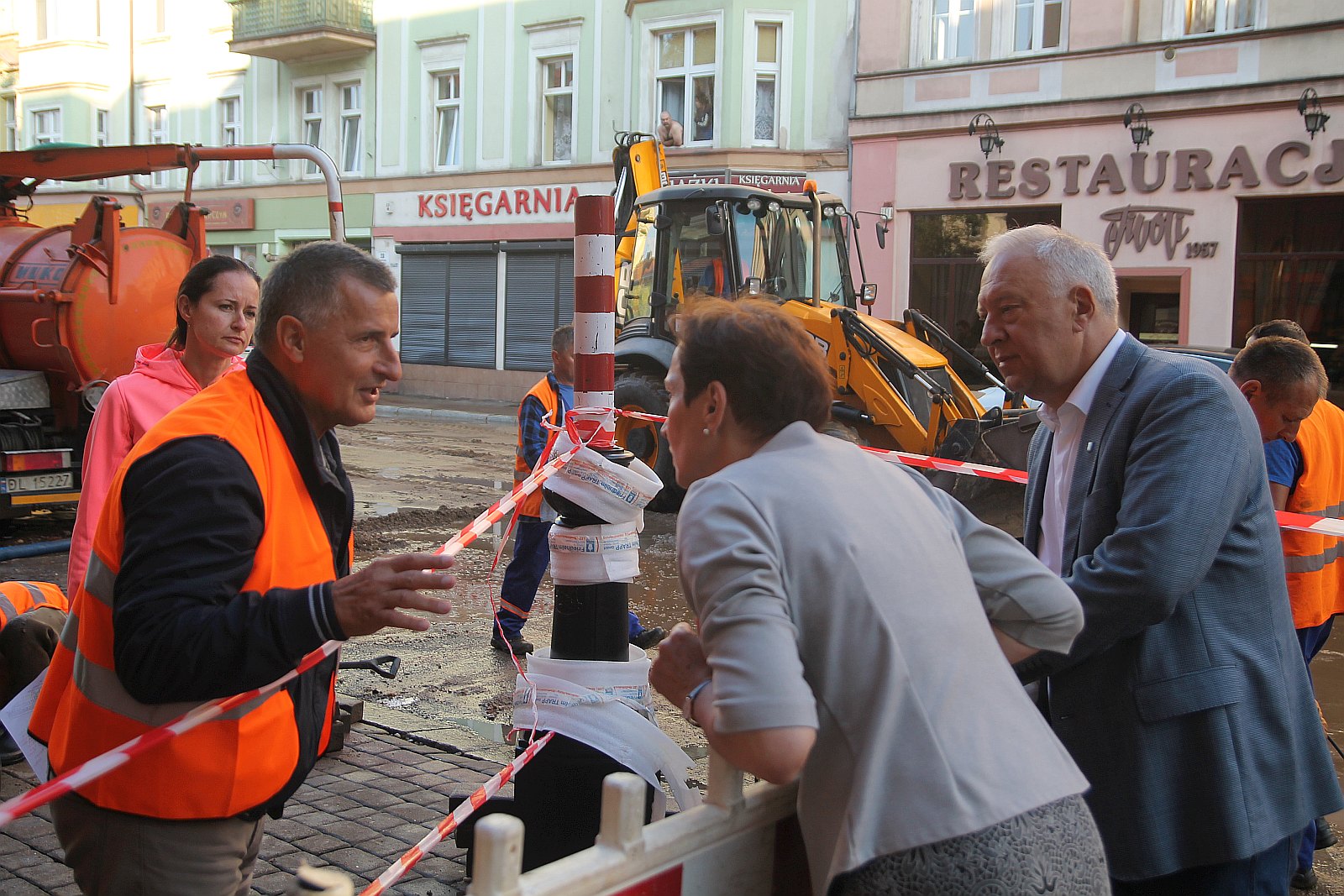 Awaria sieci wodociągowej na ulicy Złotoryjskiej