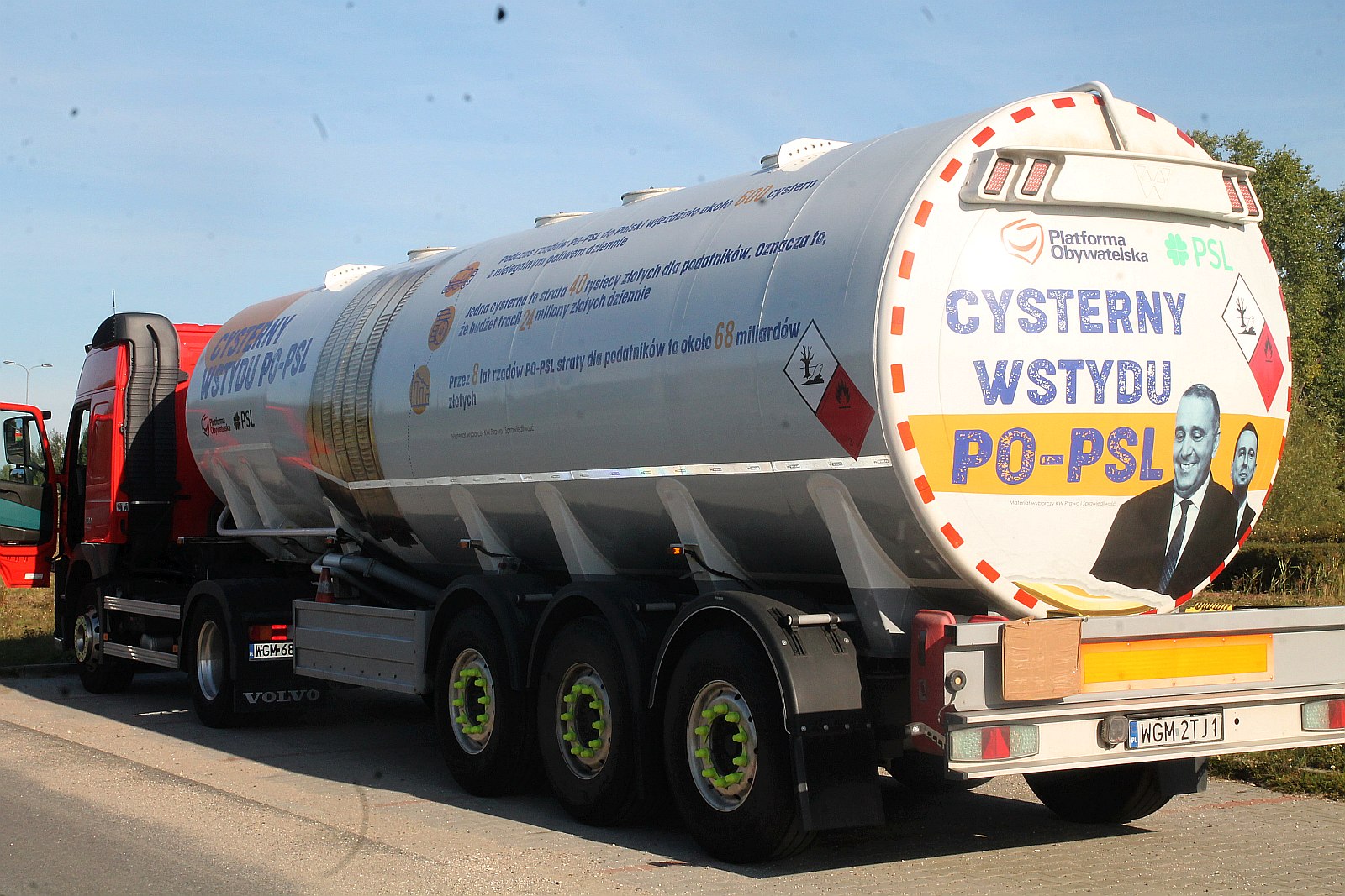 „Cysterna wstydu PO-PSL” przyjechała do Legnicy
