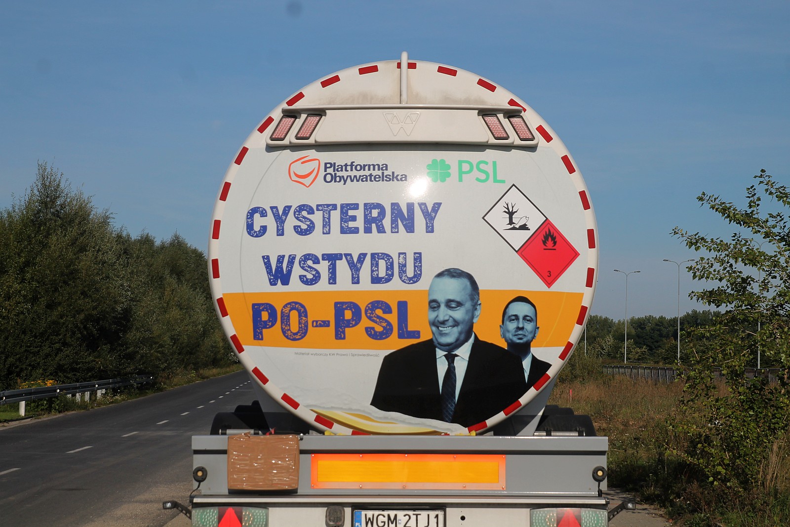 „Cysterna wstydu PO-PSL” przyjechała do Legnicy
