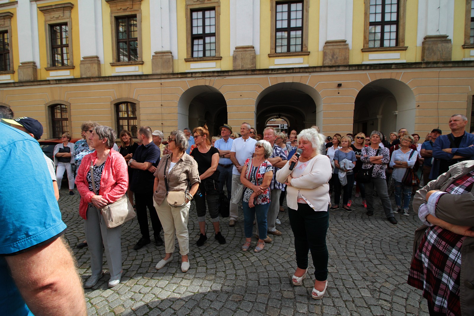 Legniczanie na spacerze śladami legnickich perełek baroku