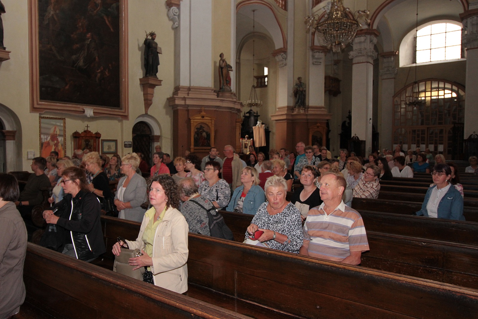Legniczanie na spacerze śladami legnickich perełek baroku
