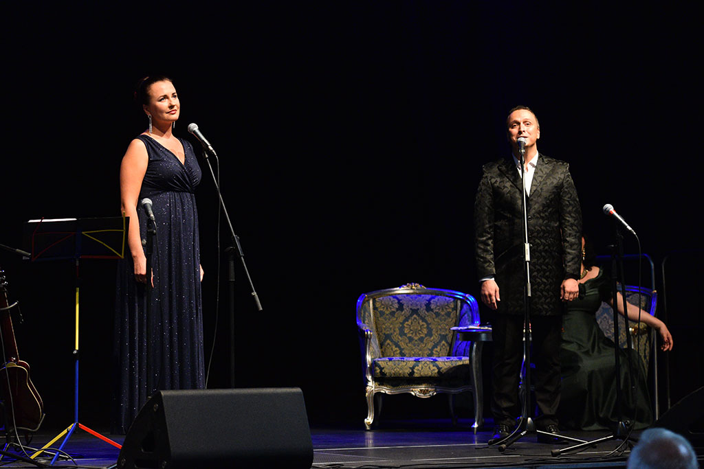 O miłości nieszczęśliwej i szczęśliwej. Gala romansu