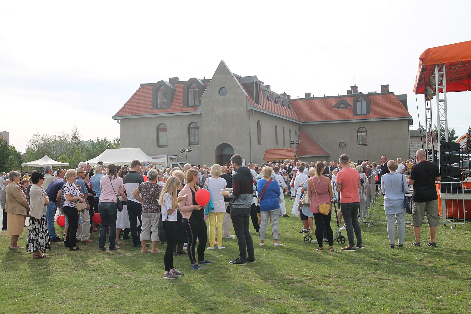 Mieszkańcy Piekar bawili się na festynie parafialnym