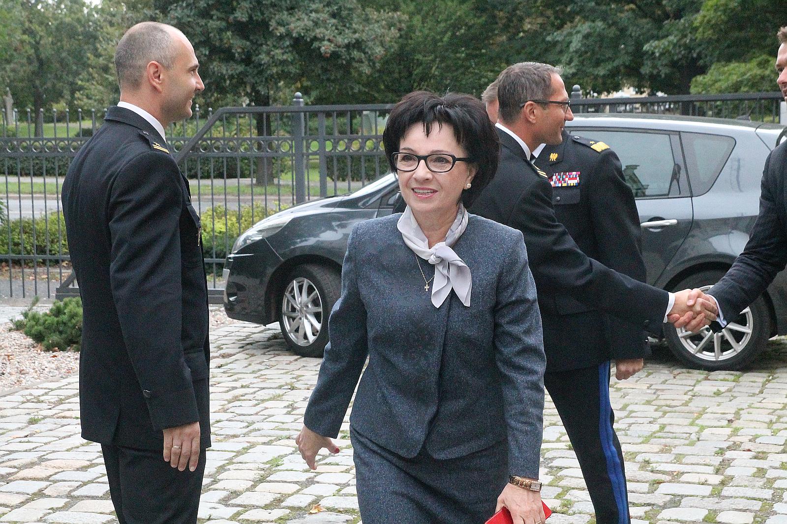 Elżbieta Witek rozmawiała ze strażakami ochotnikami