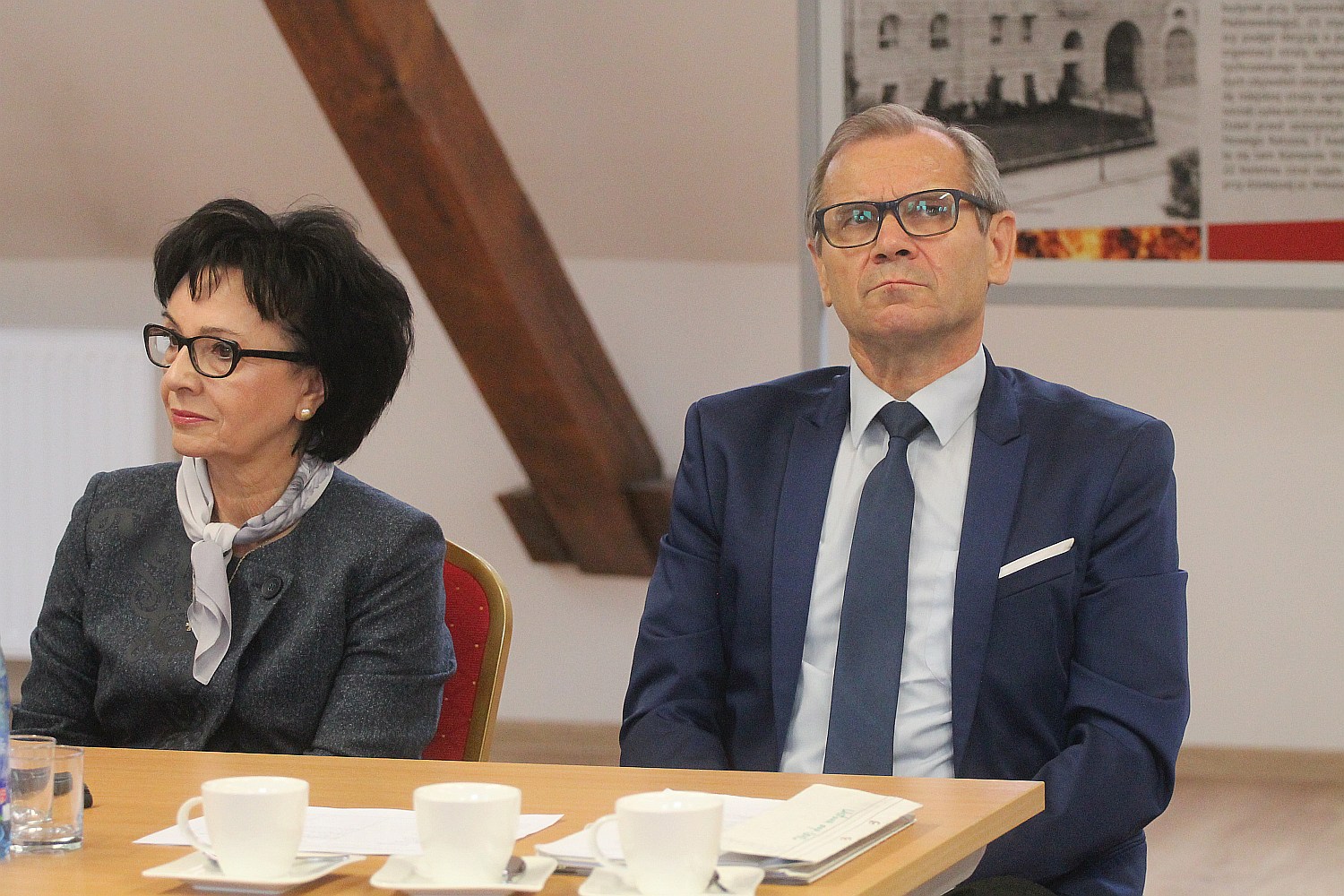 Elżbieta Witek rozmawiała ze strażakami ochotnikami