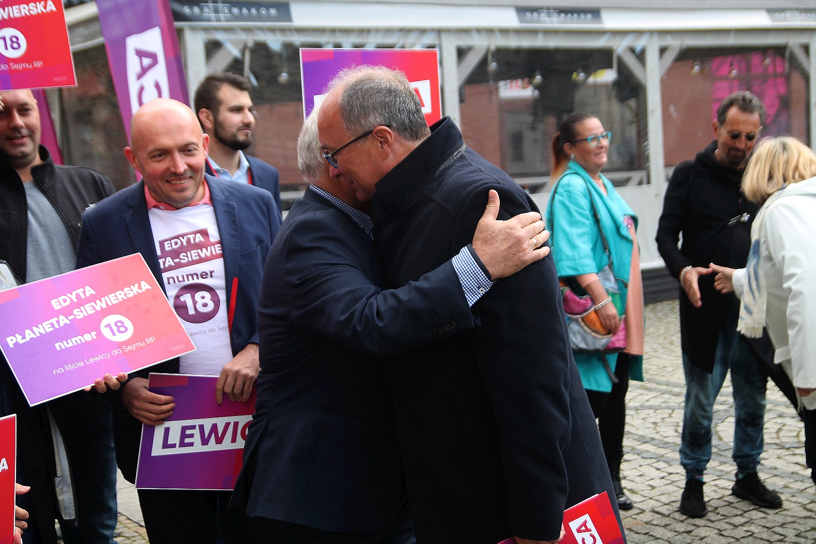 Lewicobus z Czarzastym i Nowicką, zawitał do Legnicy