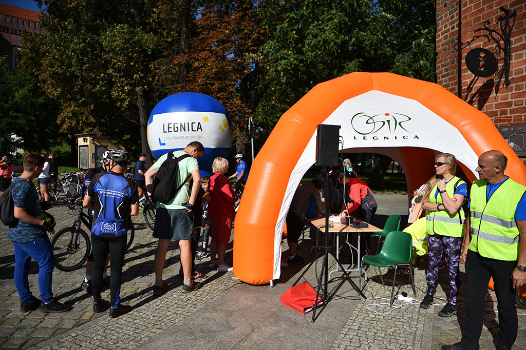 Legniczanie wyruszyli rowerami na powitanie jesieni