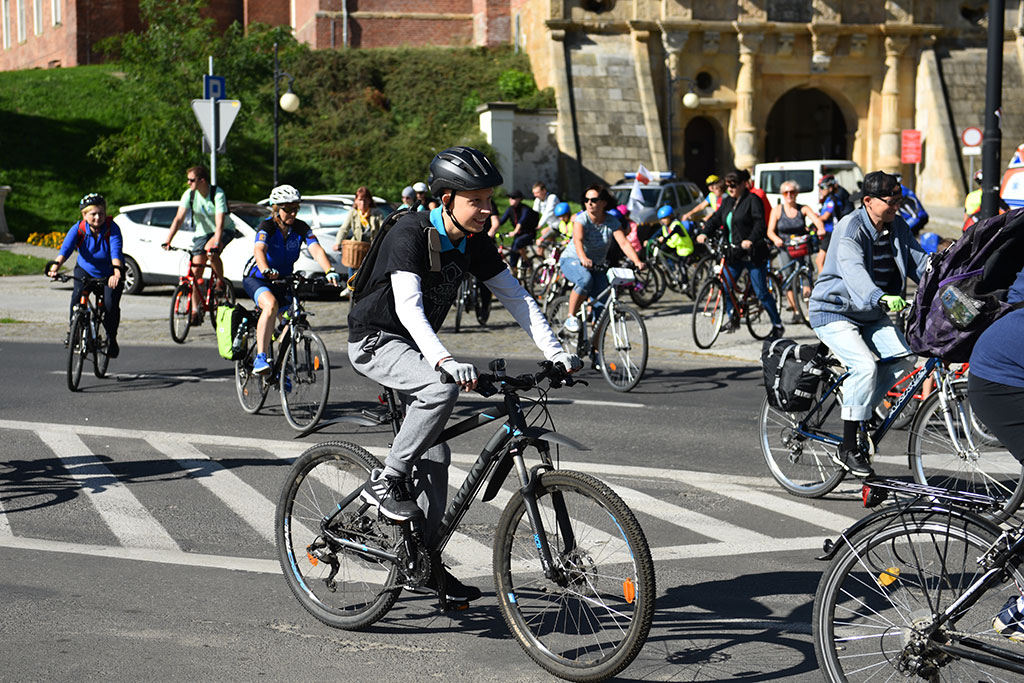 Legniczanie wyruszyli rowerami na powitanie jesieni