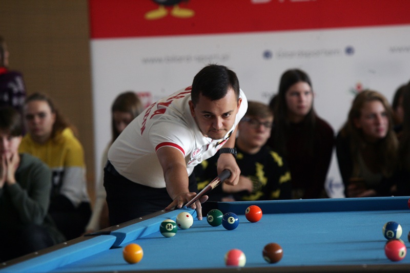 Pokaz tricków w wykonaniu mistrza świata Bogdana Wołkowskiego