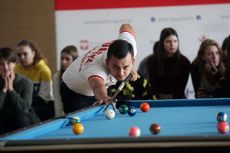 Pokaz tricków w wykonaniu mistrza świata Bogdana Wołkowskiego