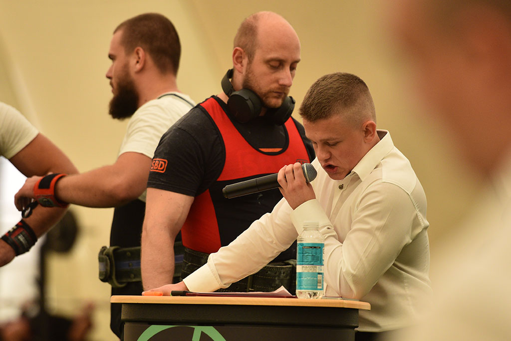 Przysiad, wyciskanie leżąc, martwy ciąg. Pokazali jaką mają moc