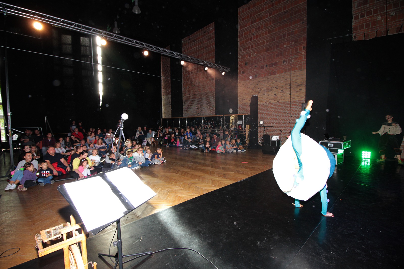 Koncert charytatywny i show akrobatyczne dla Kamila