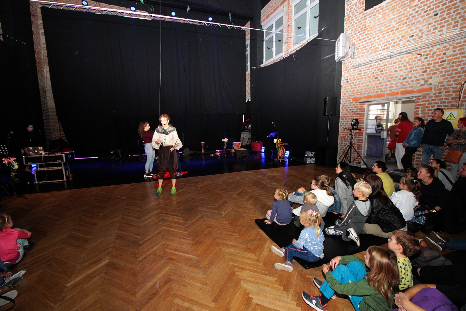 Koncert charytatywny i show akrobatyczne dla Kamila