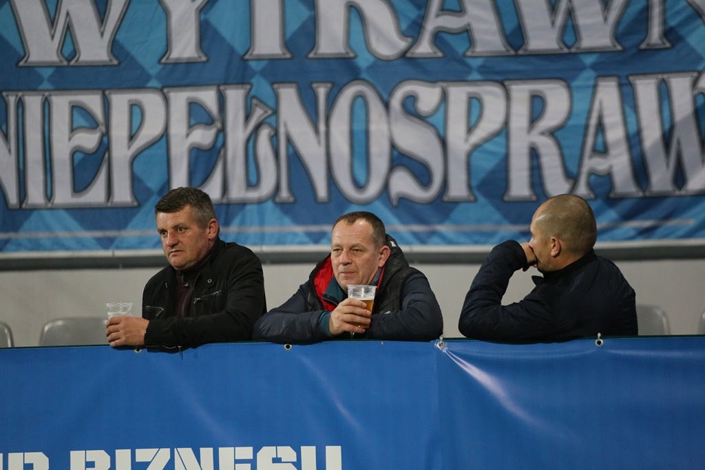 Kibice, dwunasty zawodnik na meczu Miedzi z Puszczą