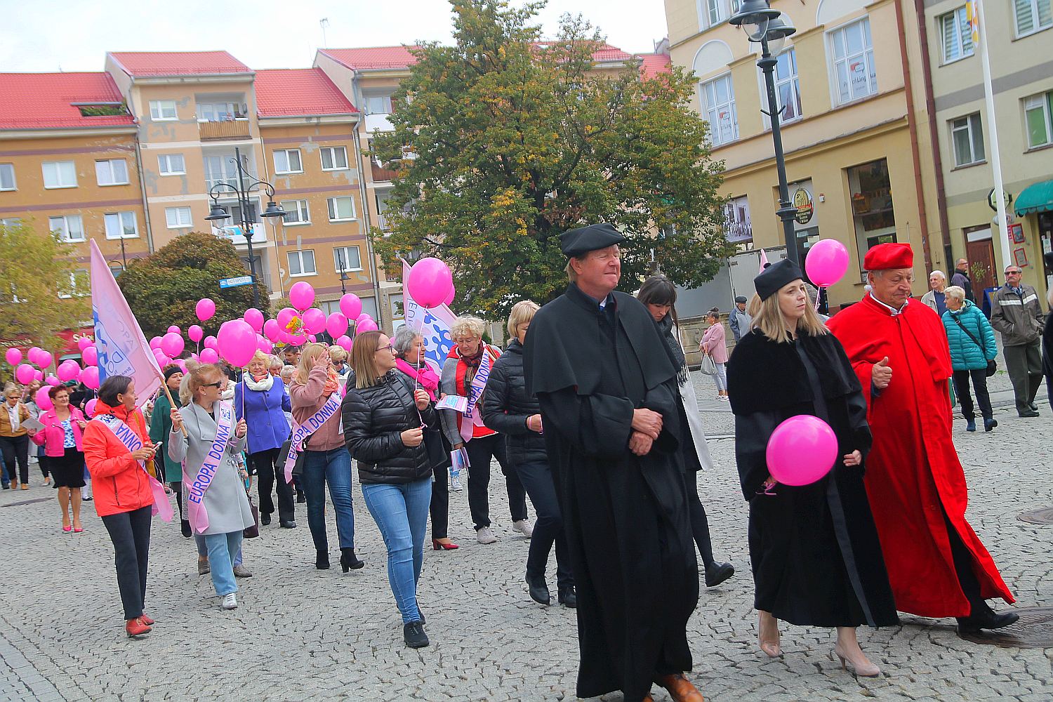 Różowy „Marsz ku zdrowiu” przeszedł przez Legnicą     

