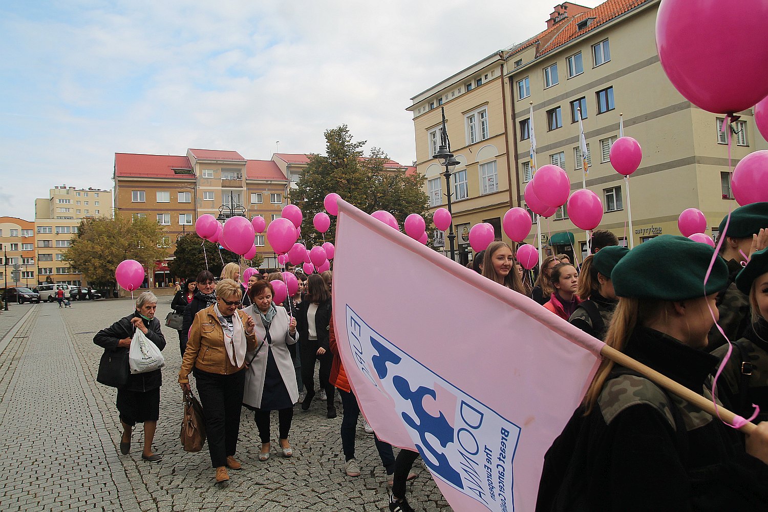 Różowy „Marsz ku zdrowiu” przeszedł przez Legnicą     
