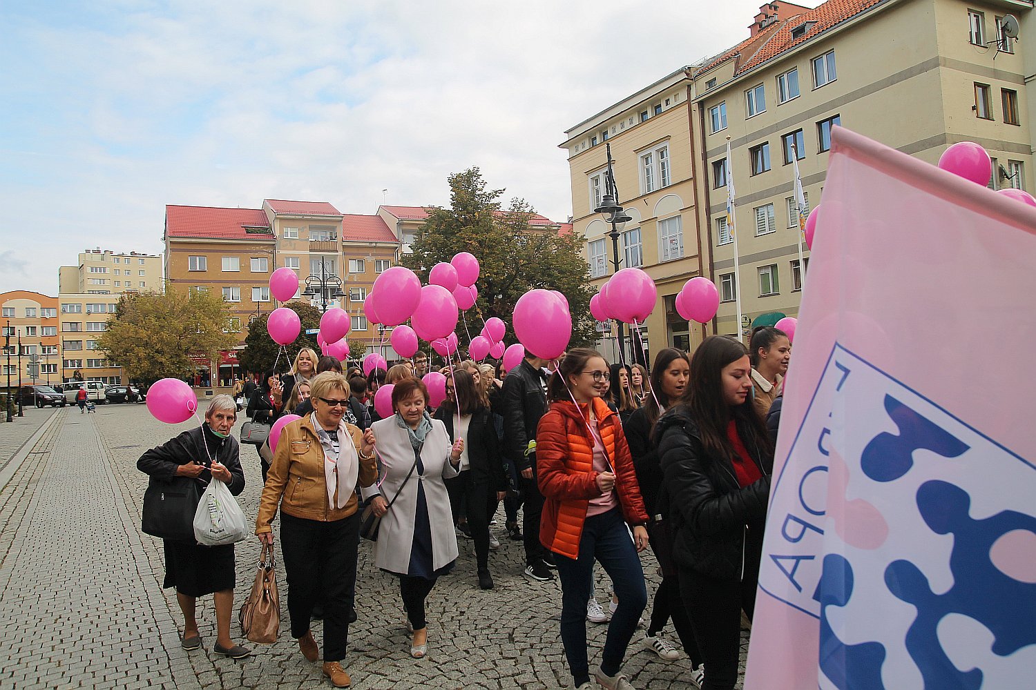 Różowy „Marsz ku zdrowiu” przeszedł przez Legnicą     
