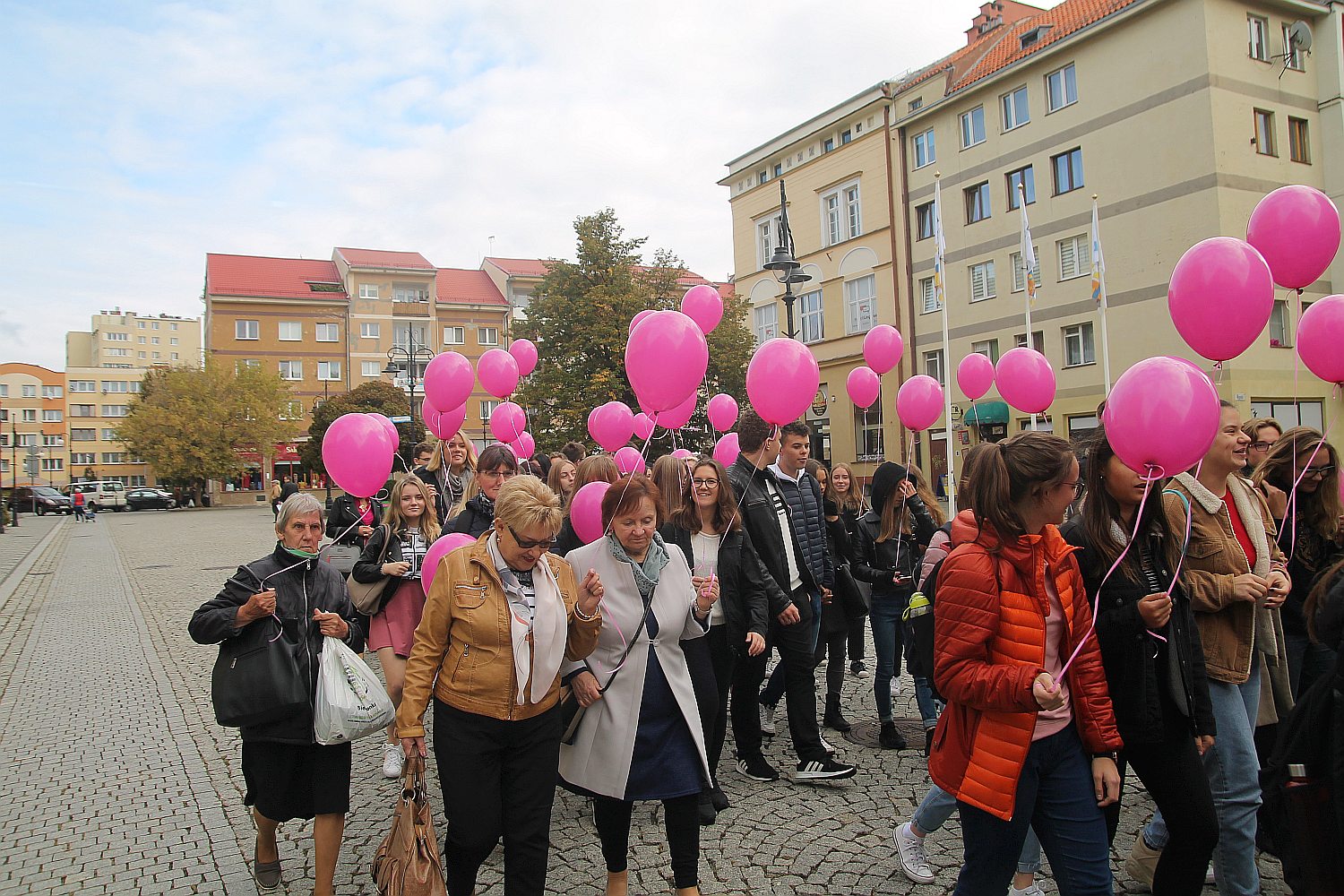 Różowy „Marsz ku zdrowiu” przeszedł przez Legnicą     
