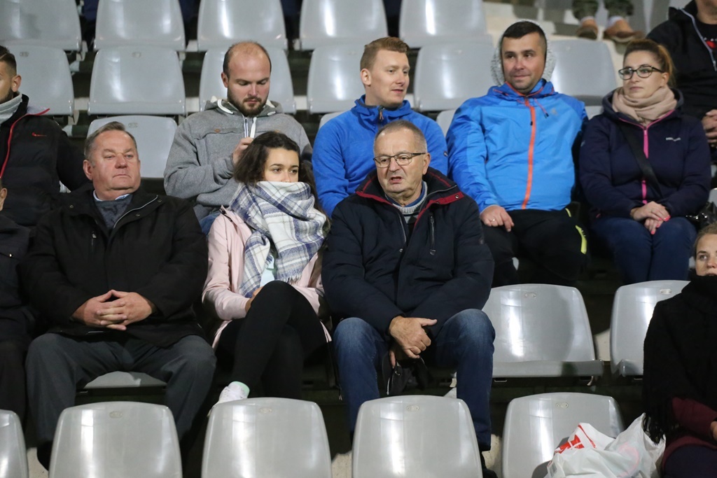 Kibice, dwunasty zawodnik na meczu Miedzi z Puszczą