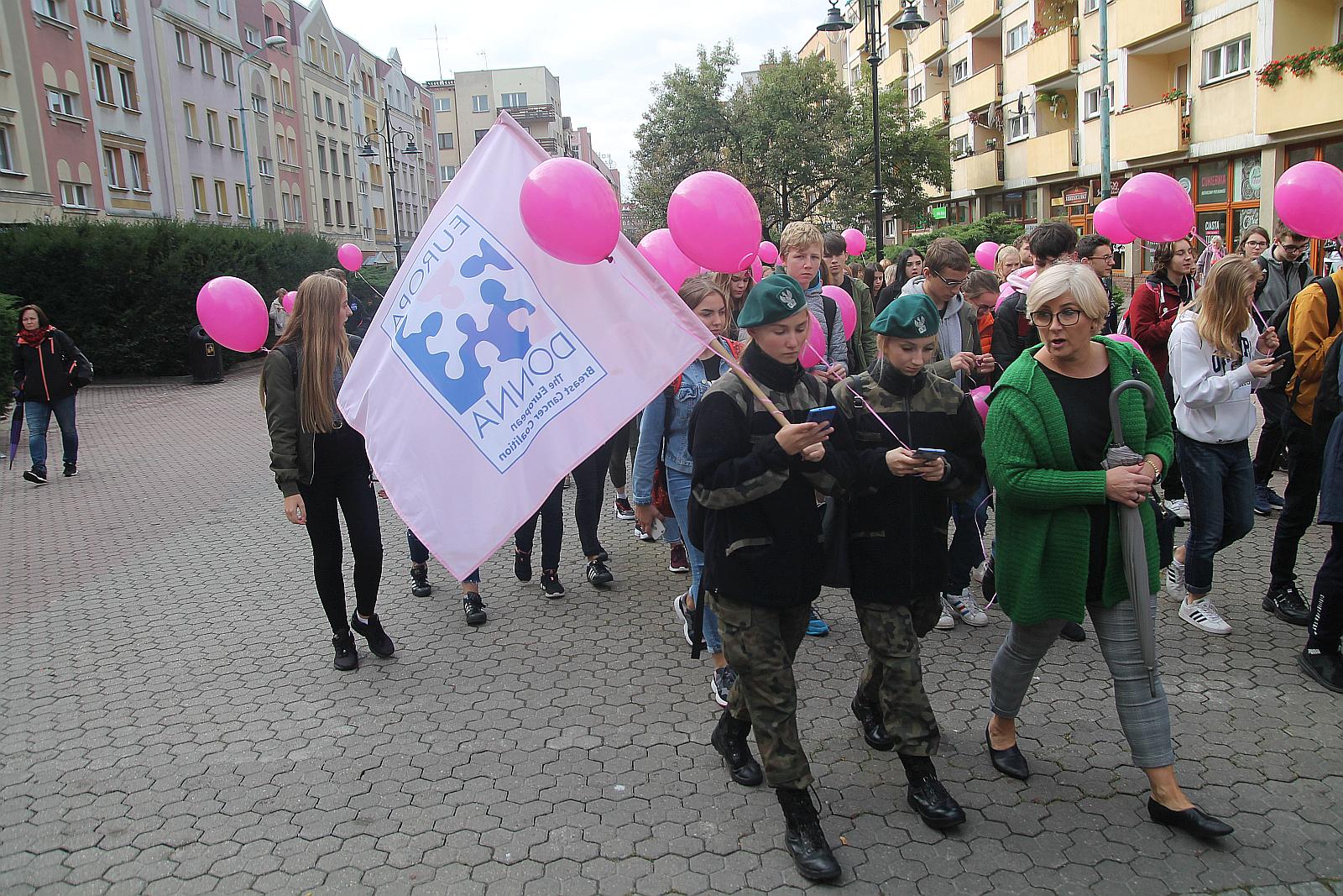 Różowy „Marsz ku zdrowiu” przeszedł przez Legnicą     

