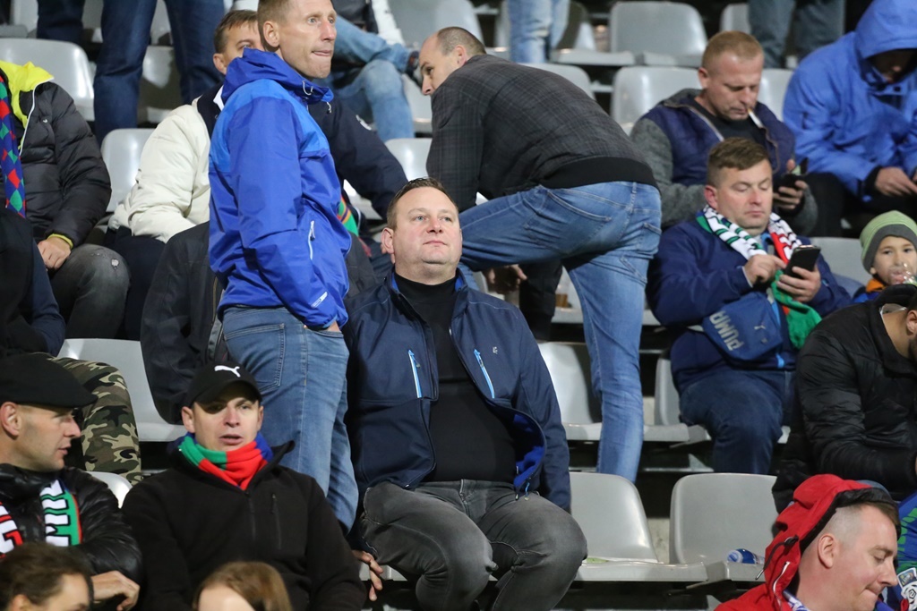 Kibice, dwunasty zawodnik na meczu Miedzi z Puszczą