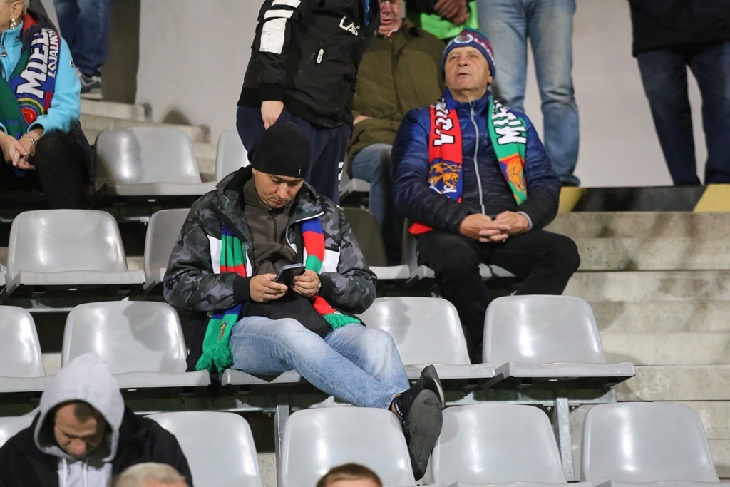 Kibice, dwunasty zawodnik na meczu Miedzi z Puszczą