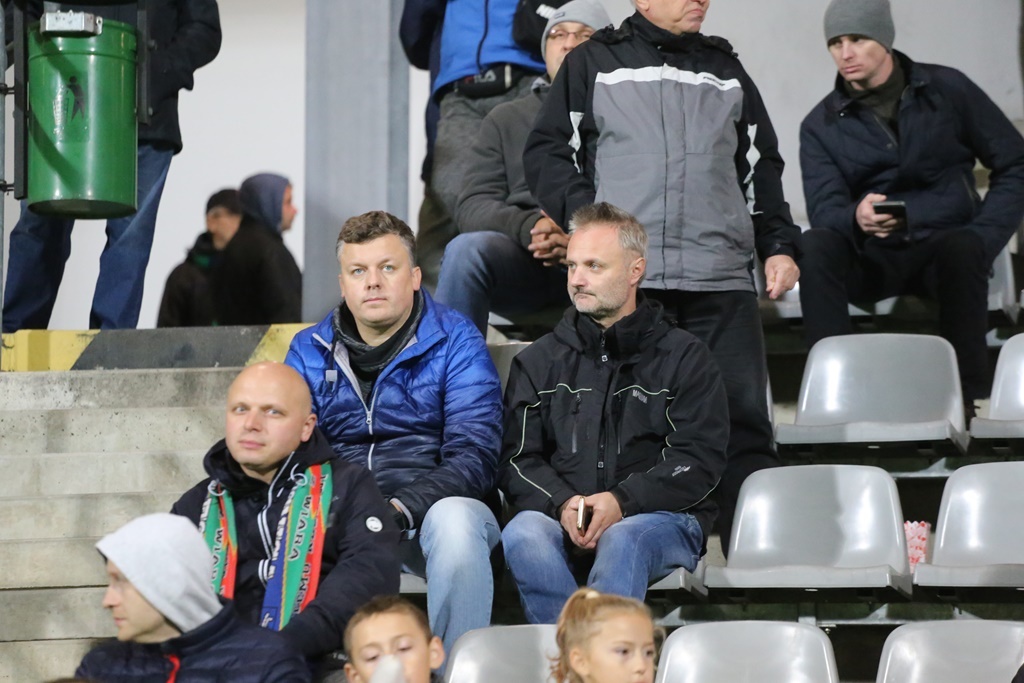 Kibice, dwunasty zawodnik na meczu Miedzi z Puszczą