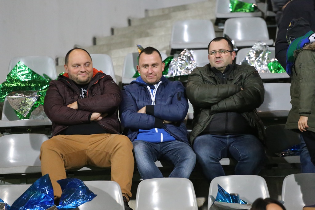 Kibice, dwunasty zawodnik na meczu Miedzi z Puszczą