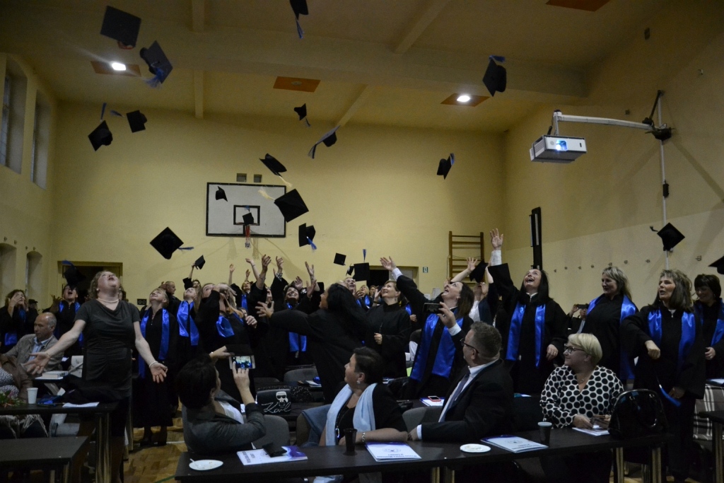 Absolwenci Wyższej Szkoły Medycznej odebrali swoje dyplomy