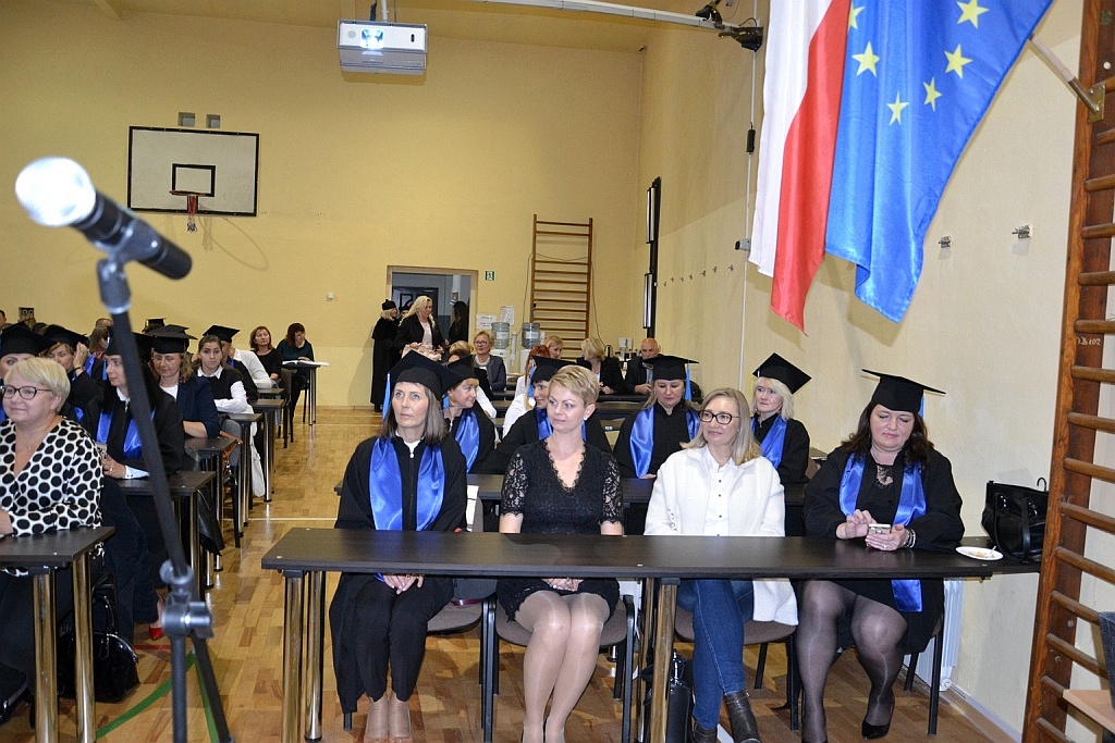 Absolwenci Wyższej Szkoły Medycznej odebrali swoje dyplomy