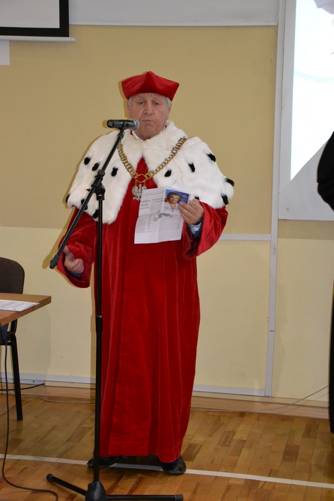 Absolwenci Wyższej Szkoły Medycznej odebrali swoje dyplomy