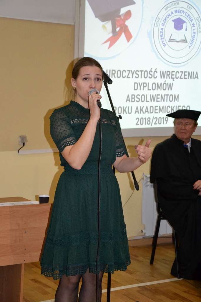 Absolwenci Wyższej Szkoły Medycznej odebrali swoje dyplomy