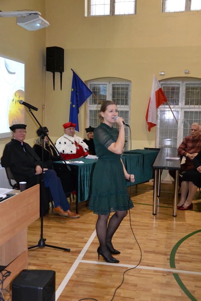 Absolwenci Wyższej Szkoły Medycznej odebrali swoje dyplomy