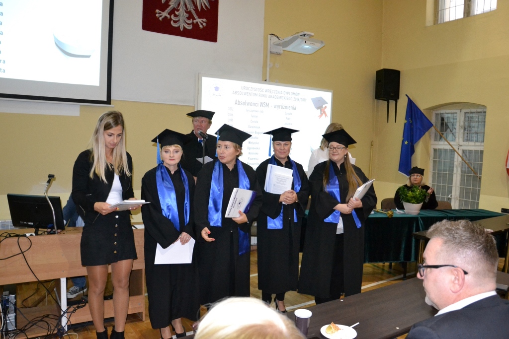 Absolwenci Wyższej Szkoły Medycznej odebrali swoje dyplomy