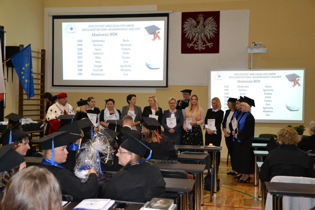 Absolwenci Wyższej Szkoły Medycznej odebrali swoje dyplomy