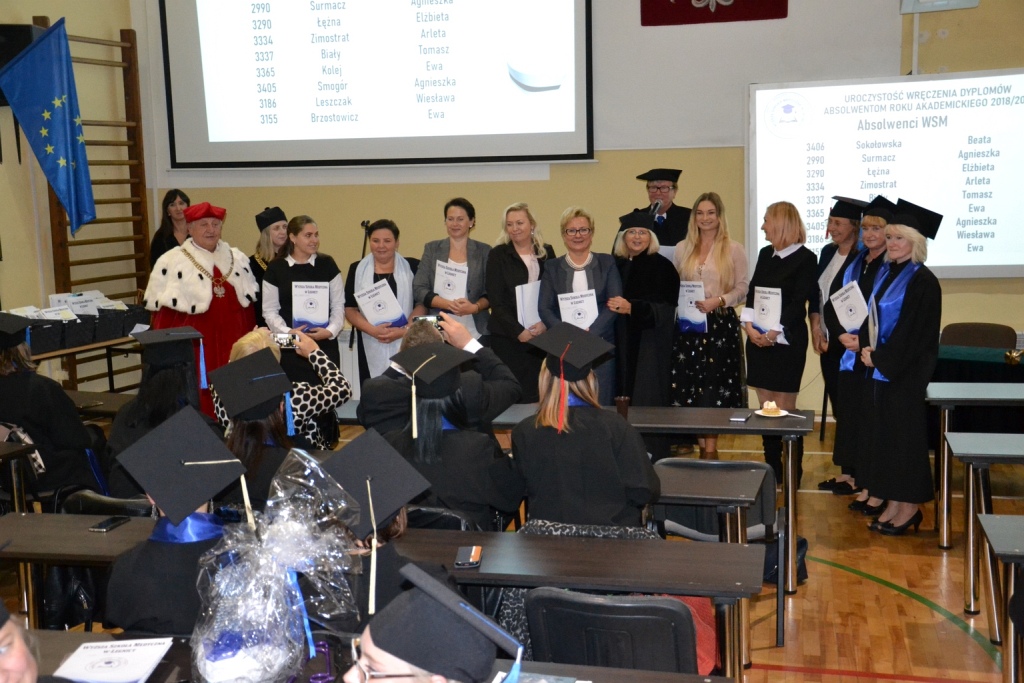 Absolwenci Wyższej Szkoły Medycznej odebrali swoje dyplomy
