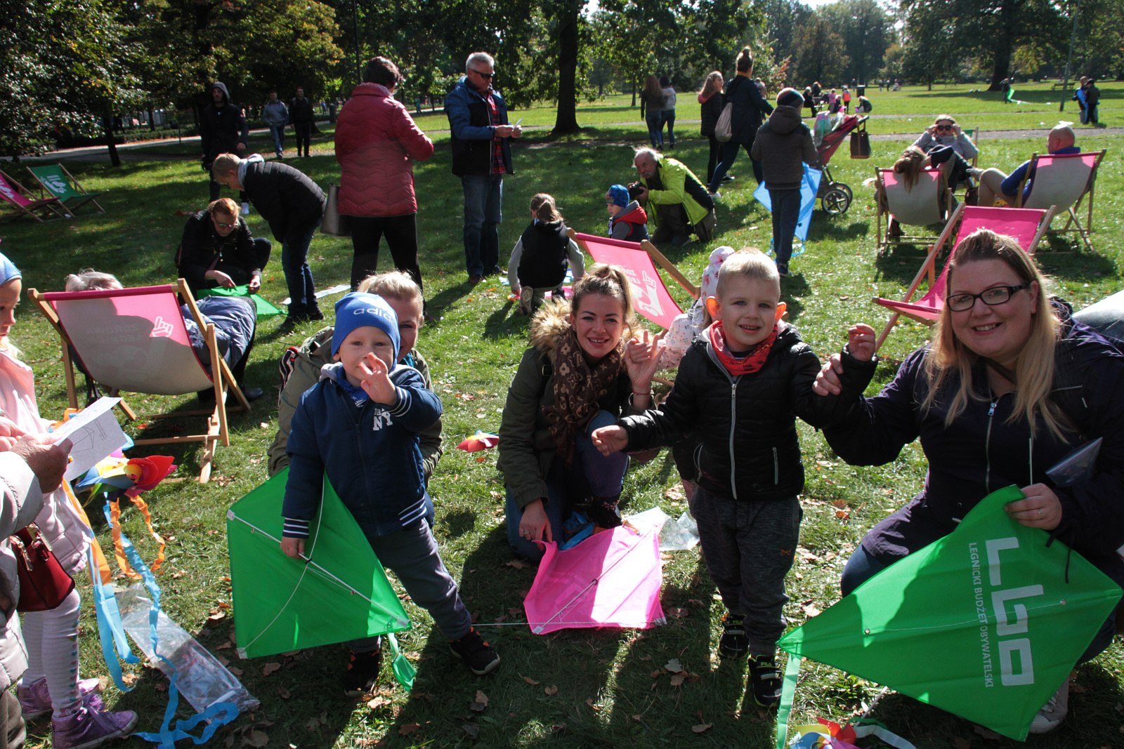 Dmuchawce, latawce, wiatr … i legniczanie w parku