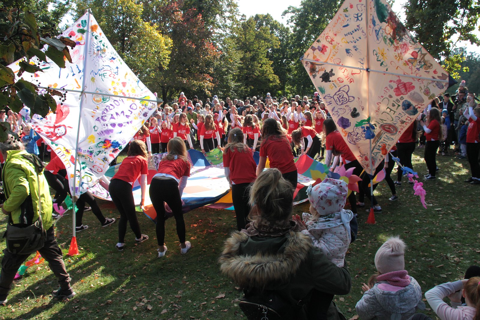 Dmuchawce, latawce, wiatr … i legniczanie w parku