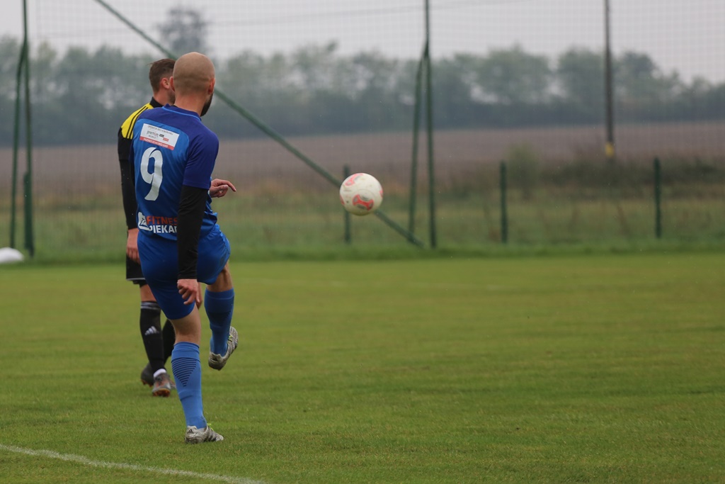 Twierdza Kunice zdobyta. Zawisza Serby wygrał z Mewą