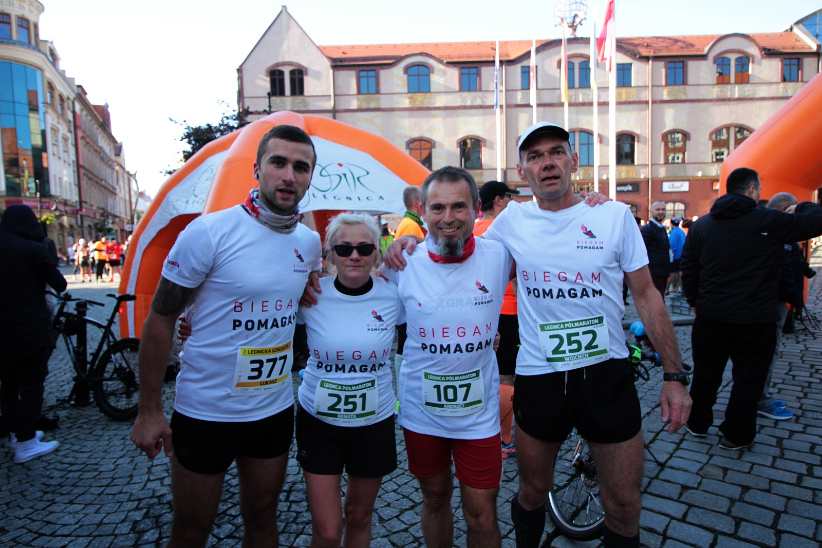 Start do VIII Legnica Półmaratonu oraz Legnickiej Dziesiątki