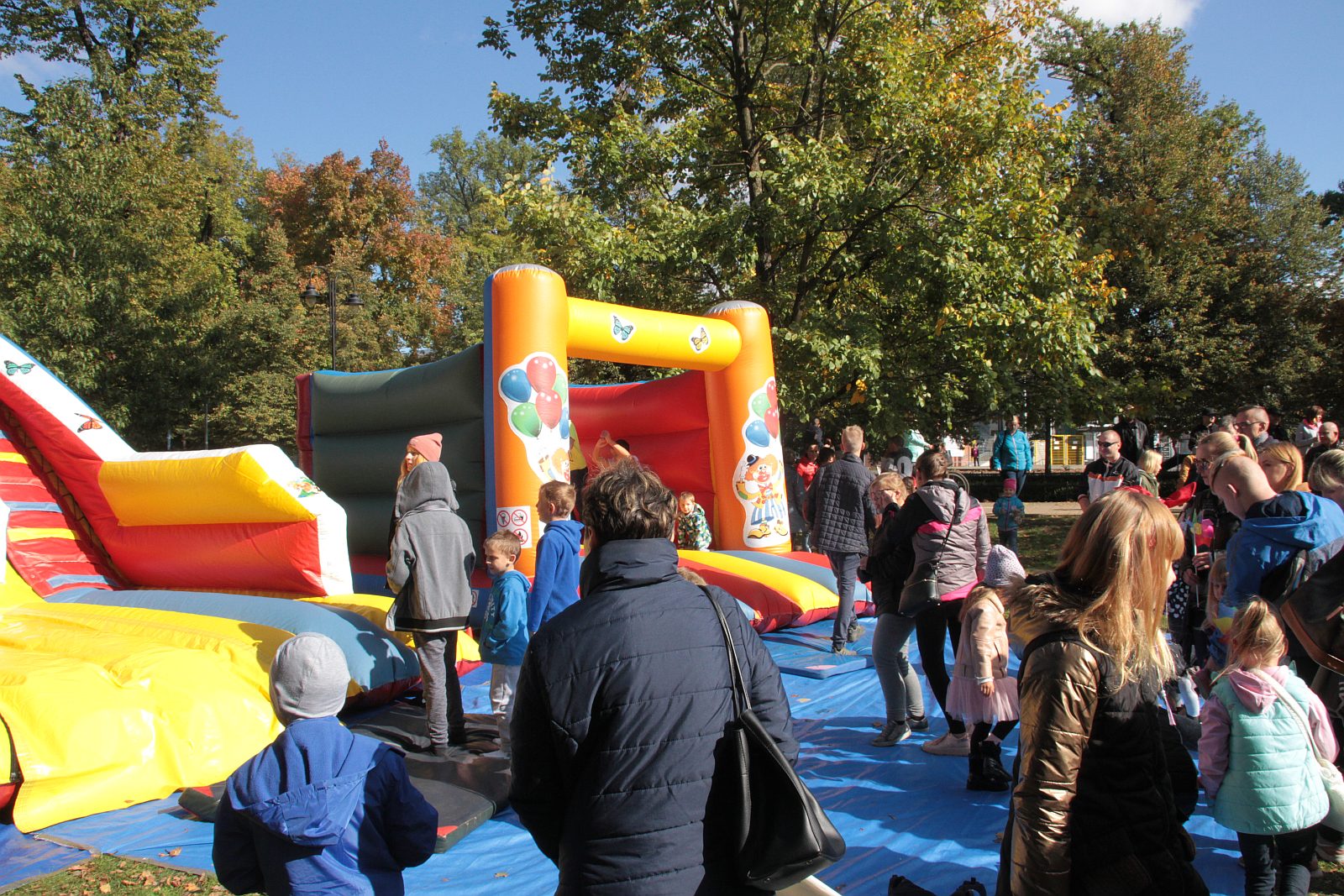 Dmuchawce, latawce, wiatr … i legniczanie w parku