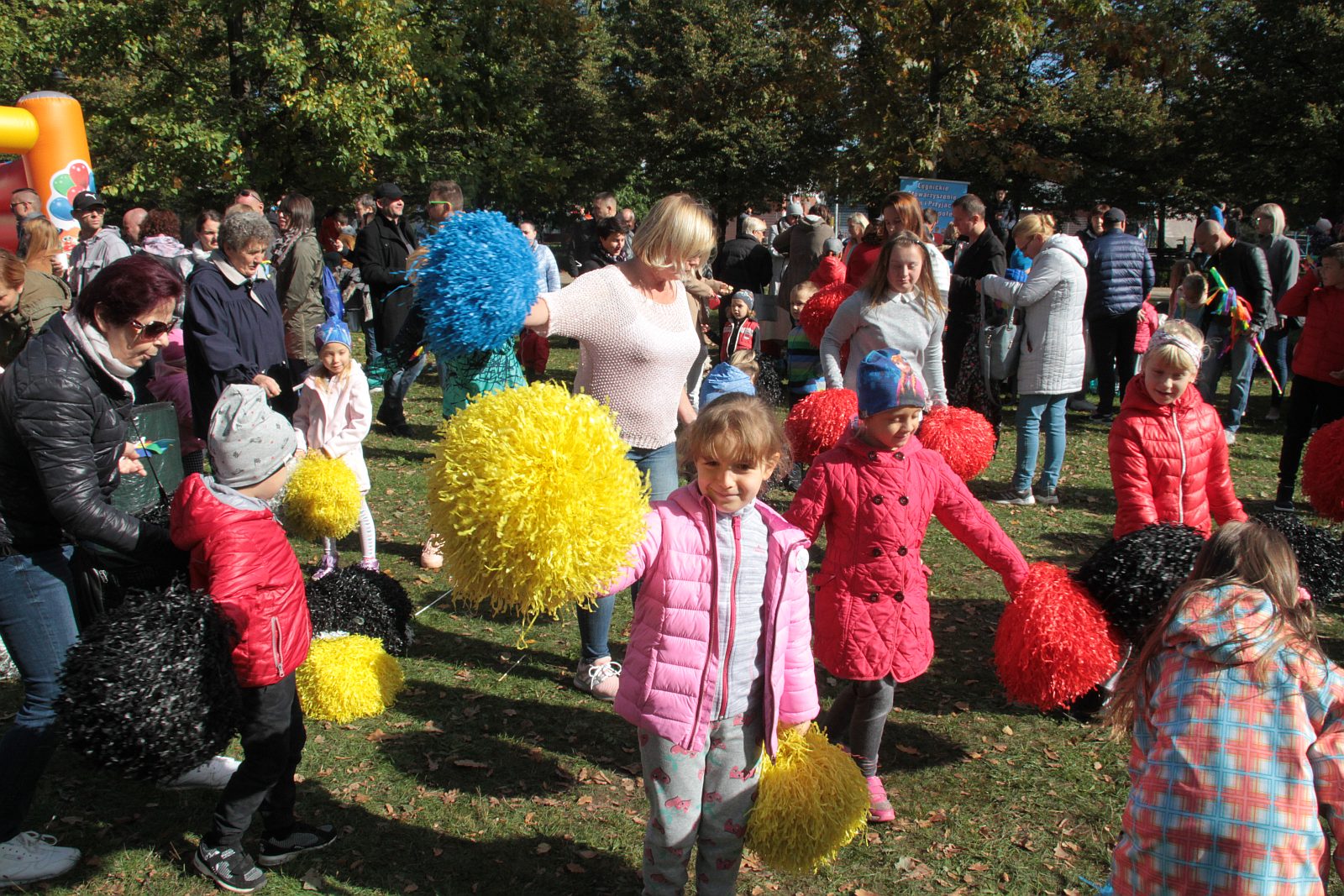 Dmuchawce, latawce, wiatr … i legniczanie w parku