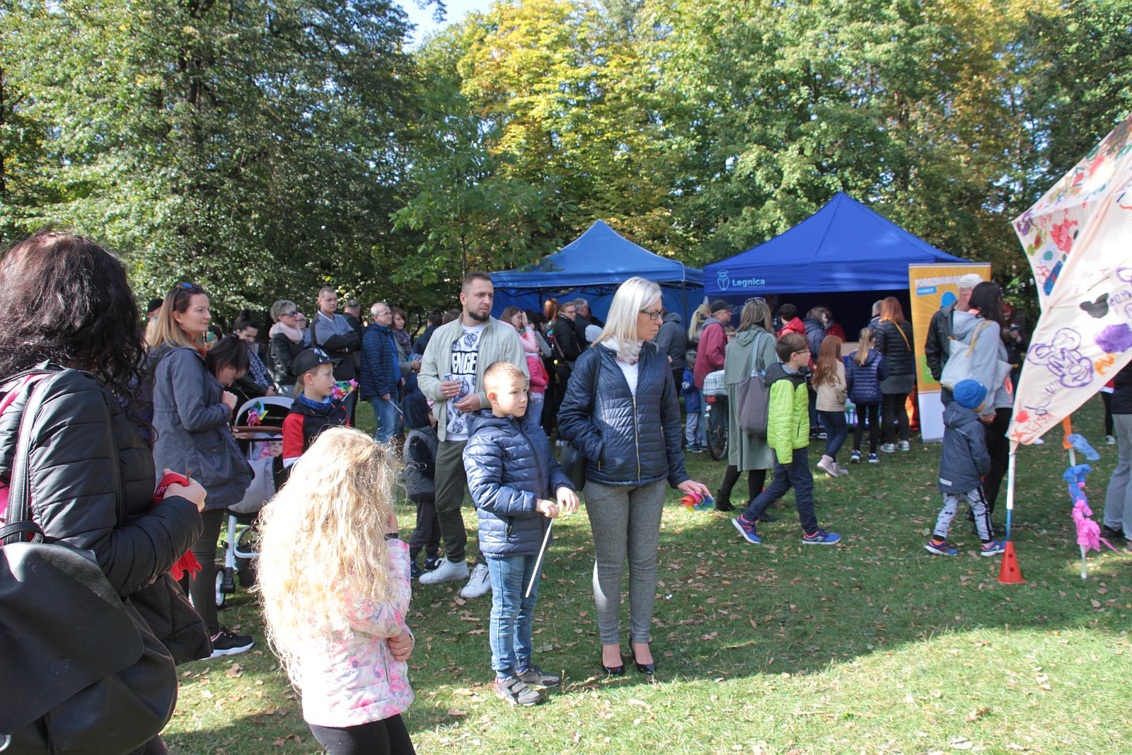 Dmuchawce, latawce, wiatr … i legniczanie w parku