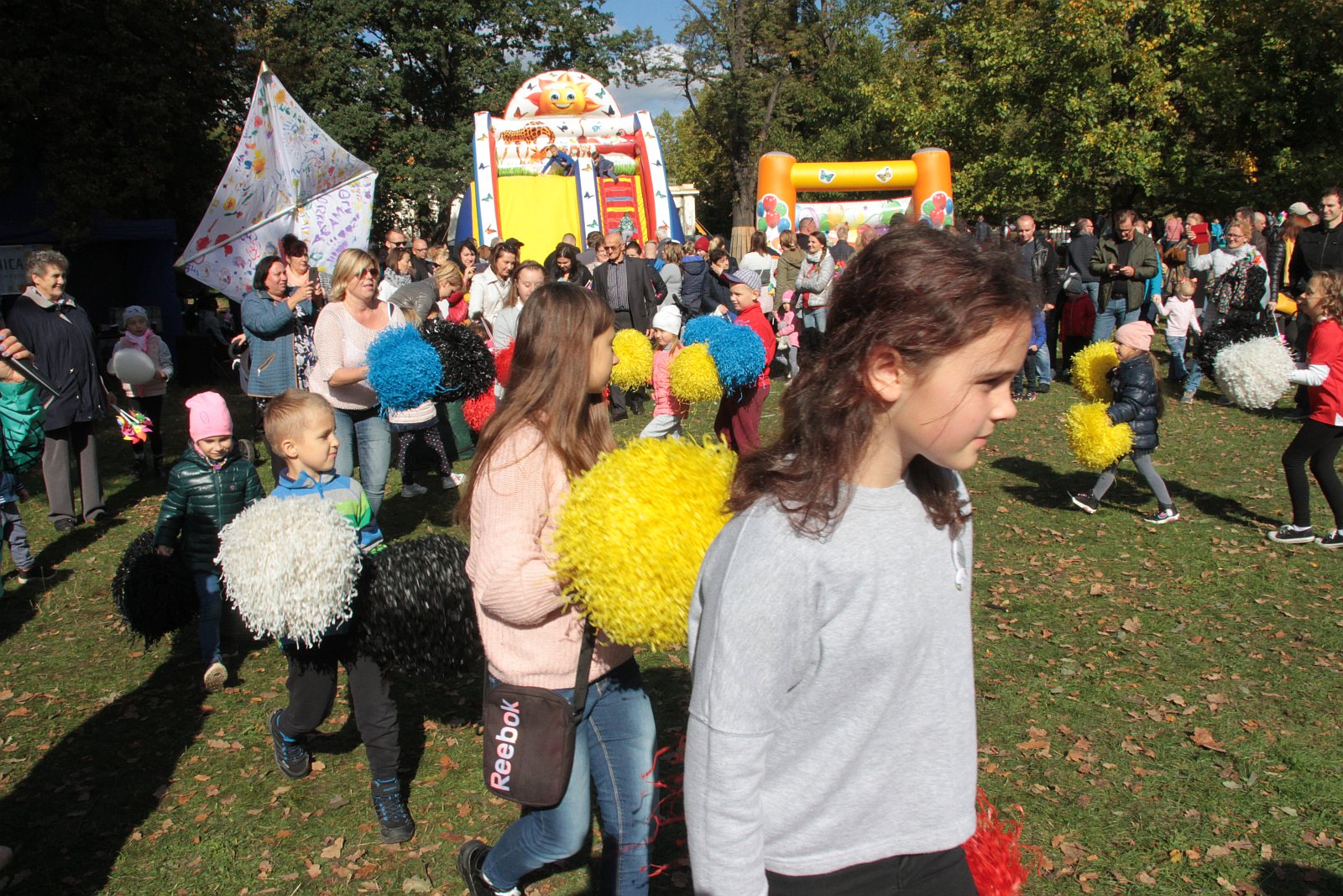 Dmuchawce, latawce, wiatr … i legniczanie w parku