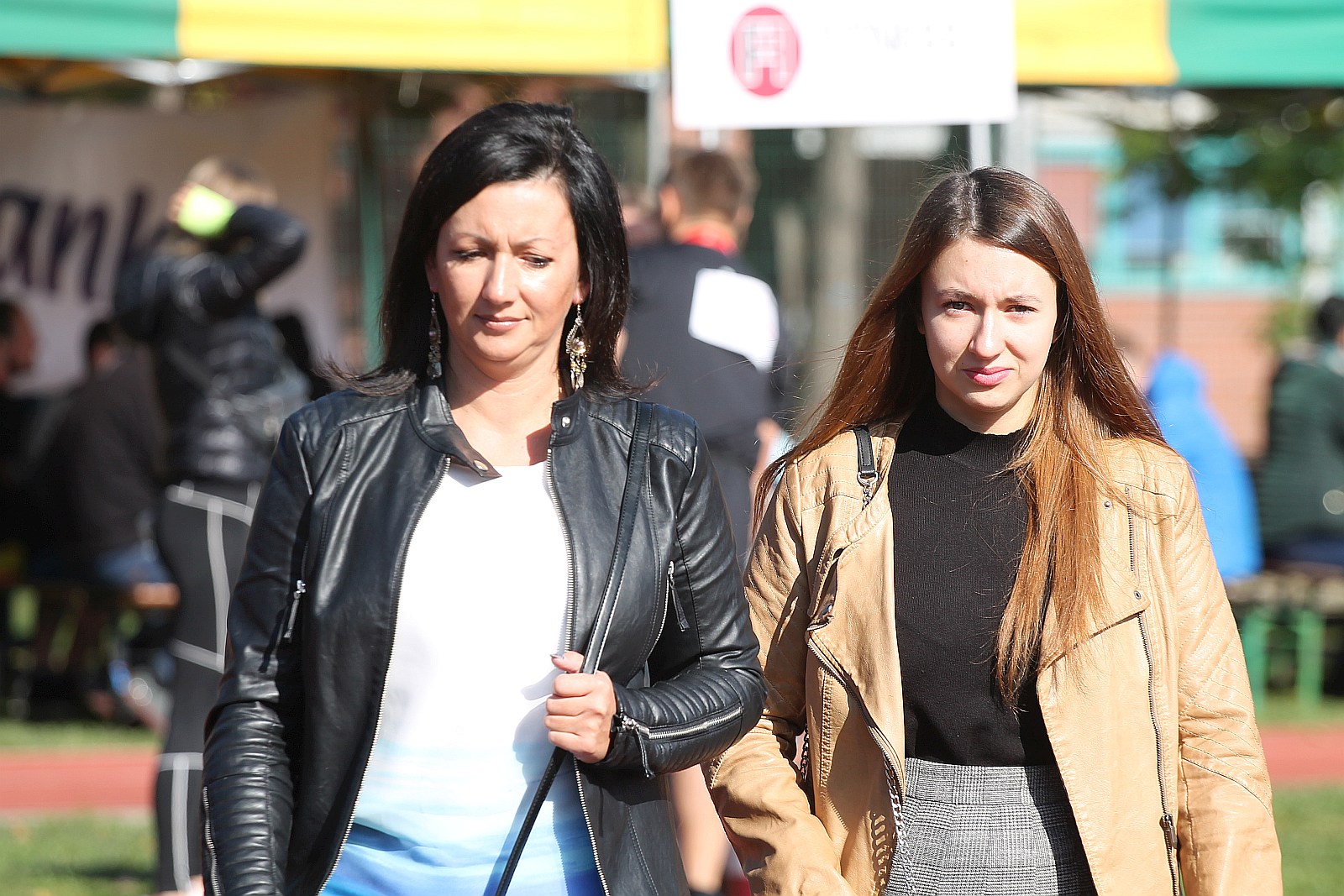 Dekoracja najlepszych zawodników w Legnickim Święcie Biegania