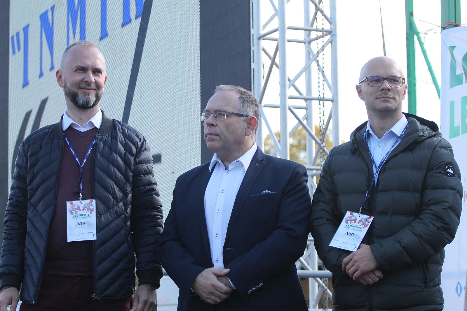 Dekoracja najlepszych zawodników w Legnickim Święcie Biegania