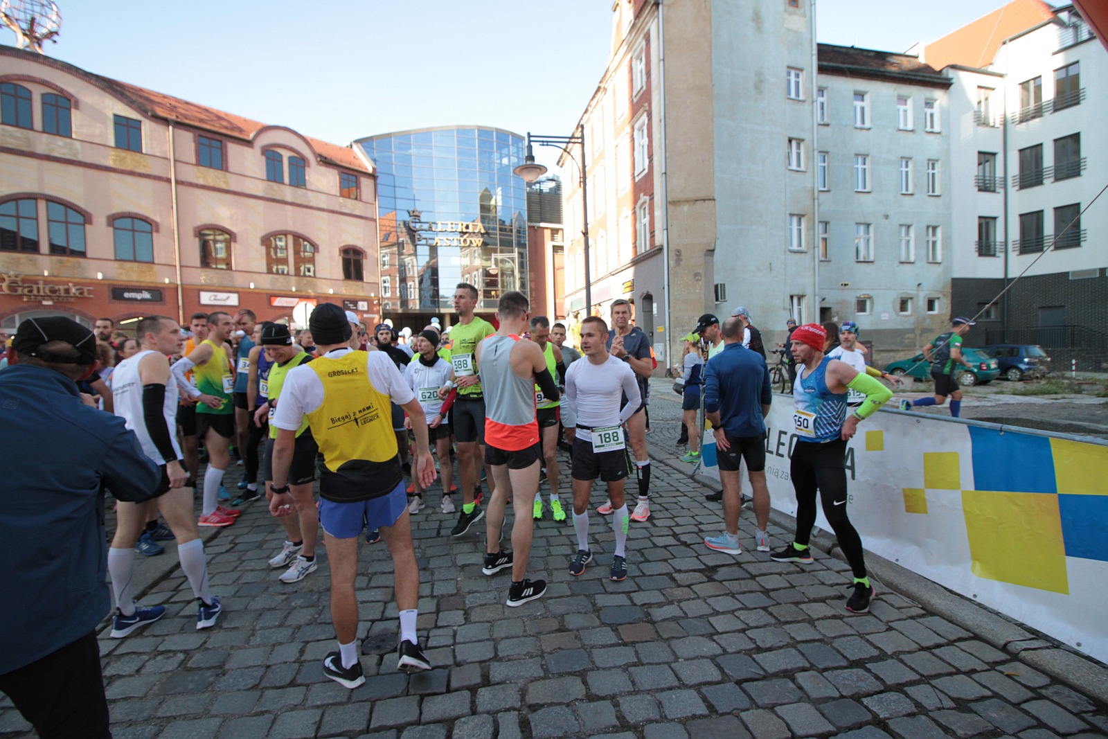 Start do VIII Legnica Półmaratonu oraz Legnickiej Dziesiątki